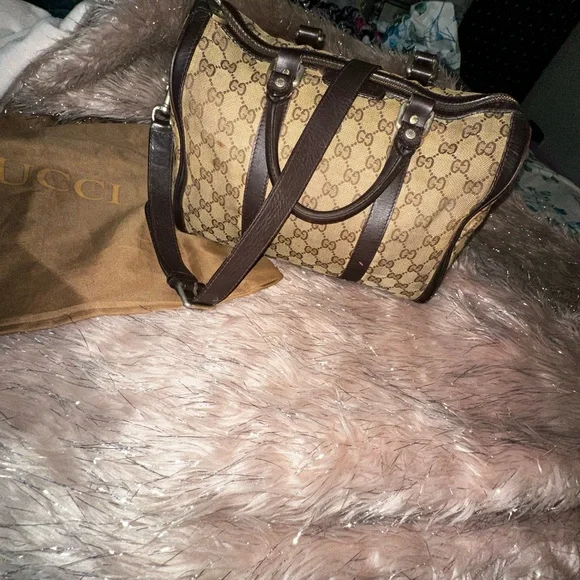 Authentic Vintage Gucci Boston bag I believe from the 90’s - Picture 11 of 16
